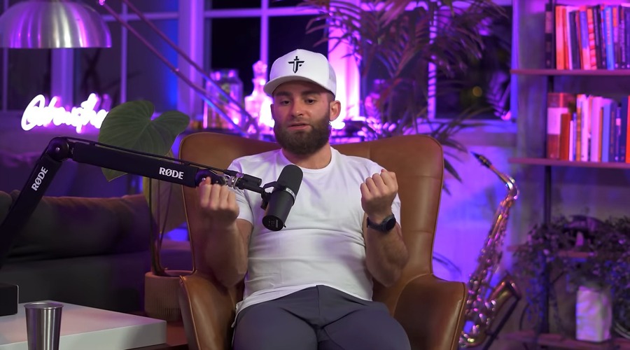 英伟达(NVDA.US)以近60%运营利润率领先“七巨头”，特斯拉仅8.76%居末